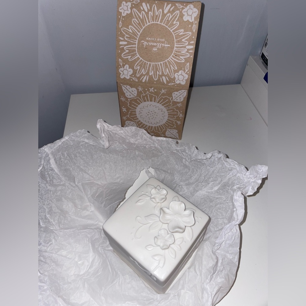 NEW: White Jewelry Box